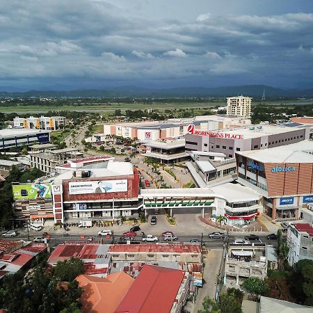 Viven Hotel Laoag Zewnętrze zdjęcie