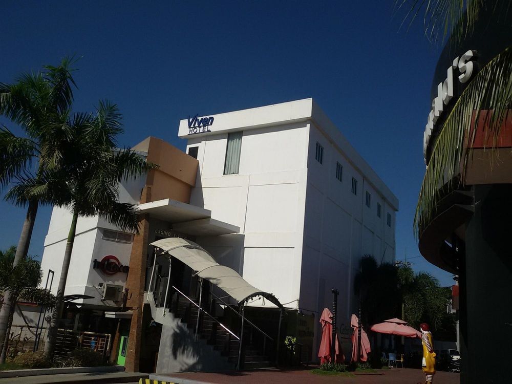 Viven Hotel Laoag Zewnętrze zdjęcie