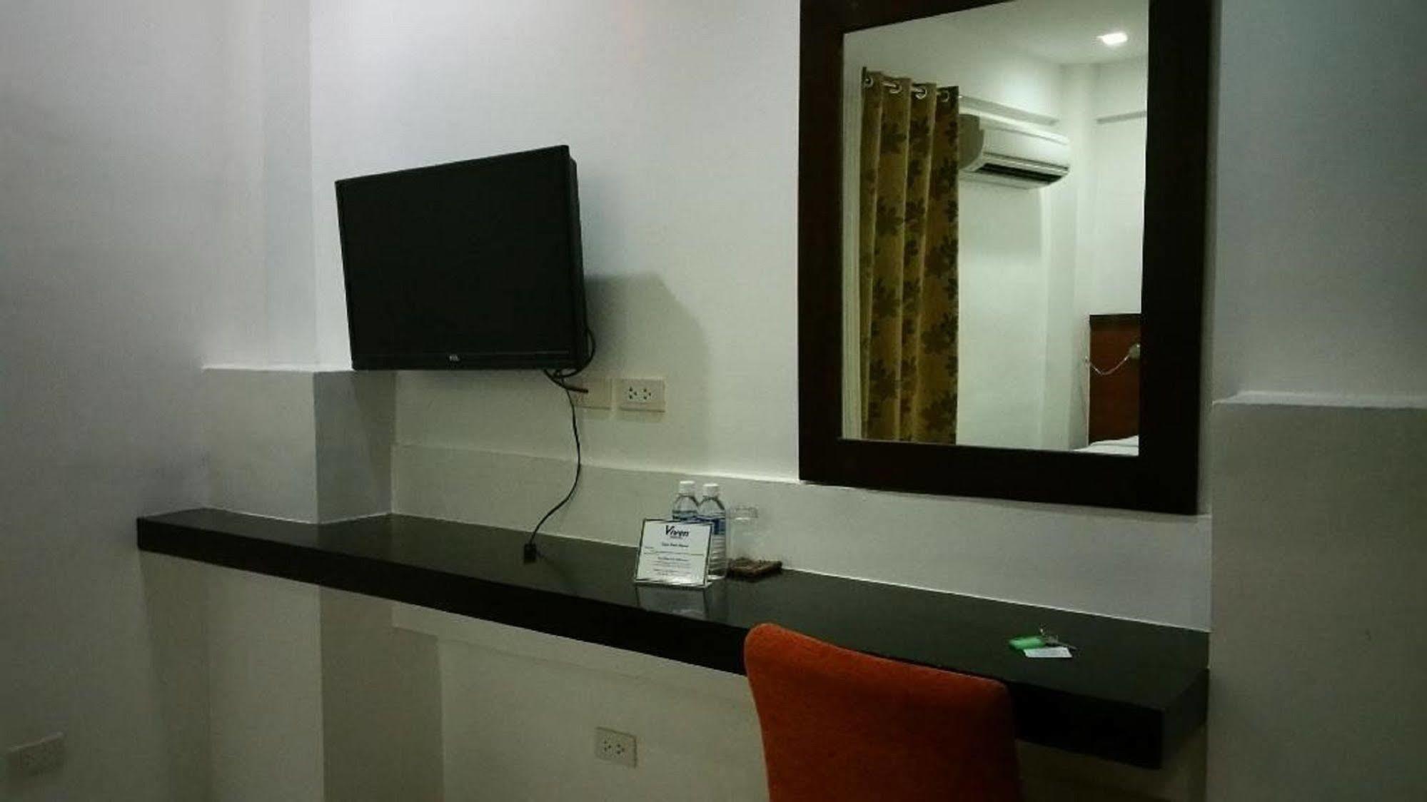 Viven Hotel Laoag Zewnętrze zdjęcie