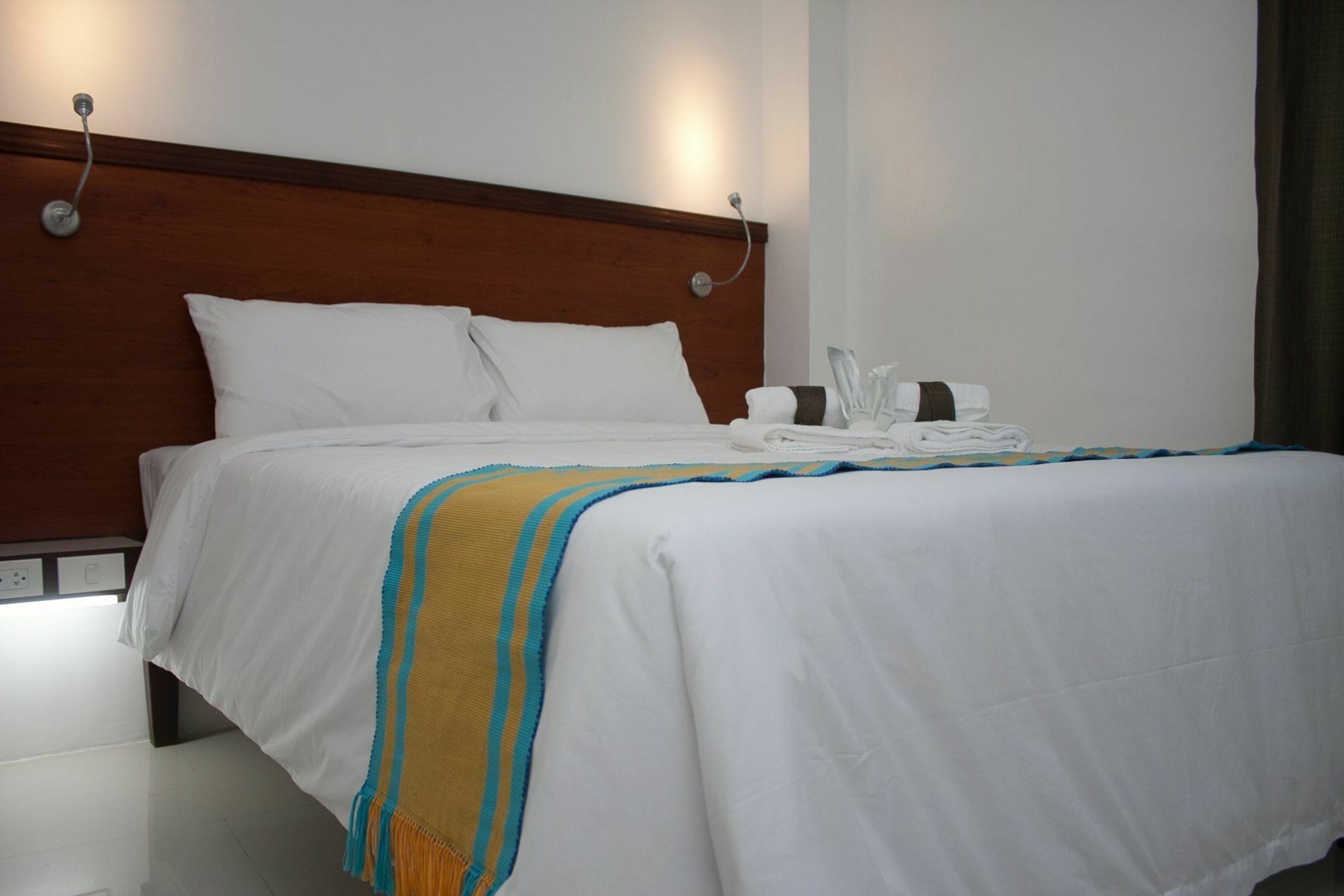 Viven Hotel Laoag Zewnętrze zdjęcie