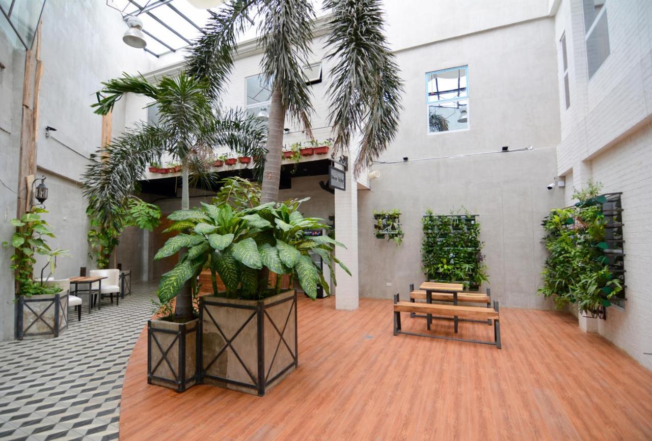 Viven Hotel Laoag Zewnętrze zdjęcie