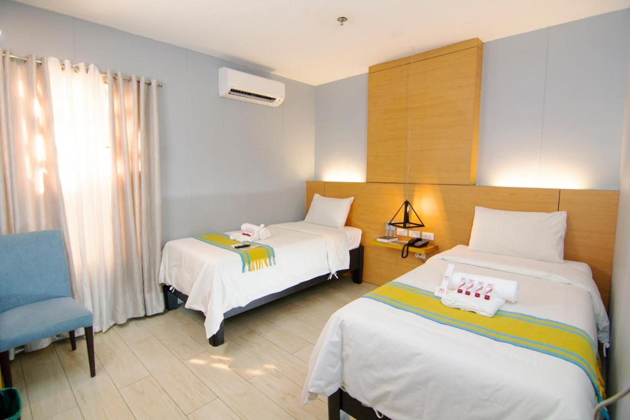 Viven Hotel Laoag Zewnętrze zdjęcie