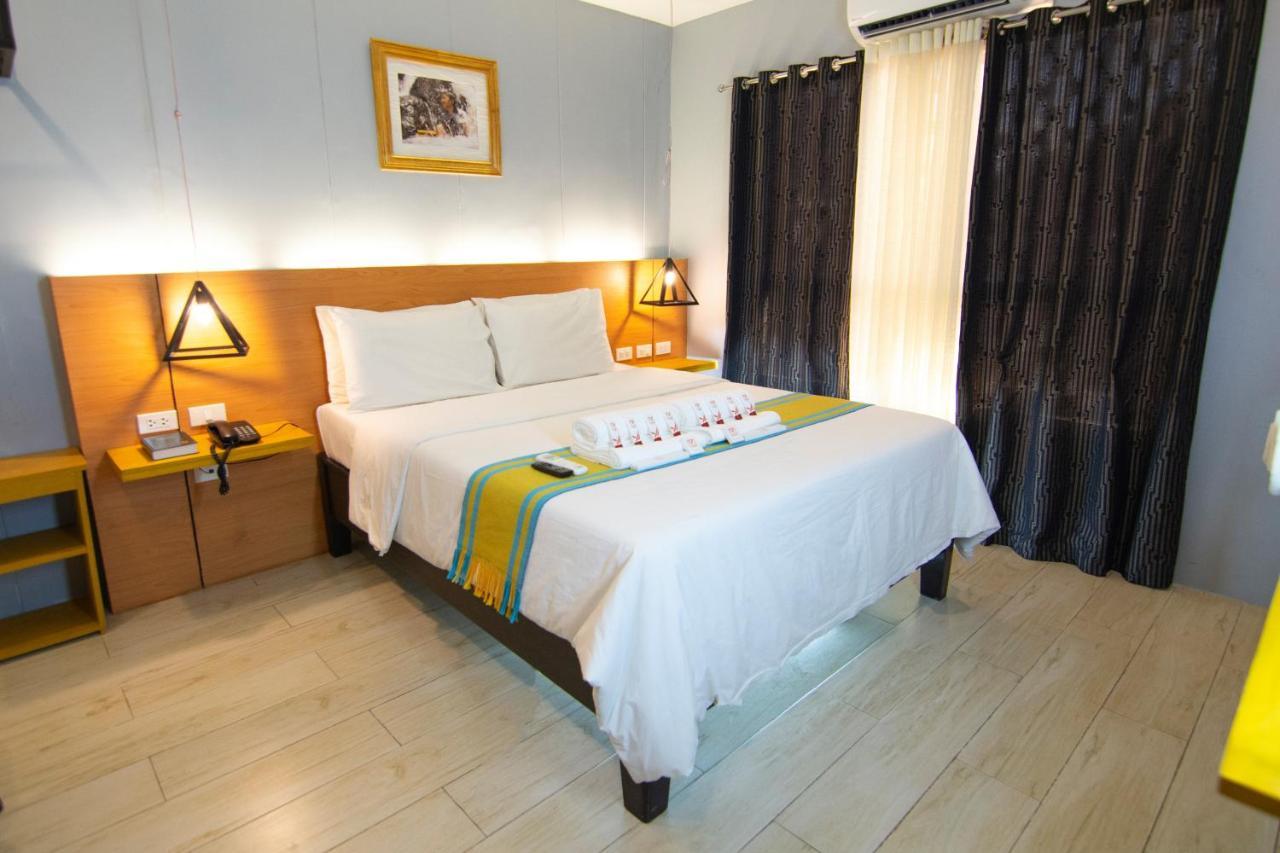 Viven Hotel Laoag Zewnętrze zdjęcie